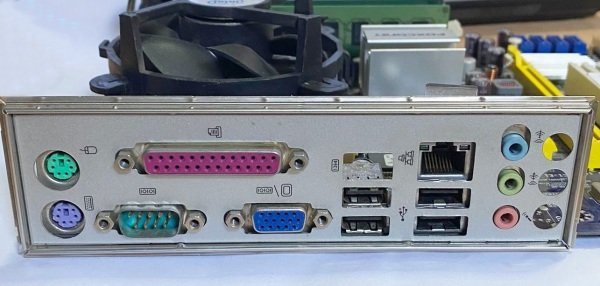 FOXCONN G41MXE PENTIUM DUAL CORE E6500 2.94GHz 3GB RAM ANAKART